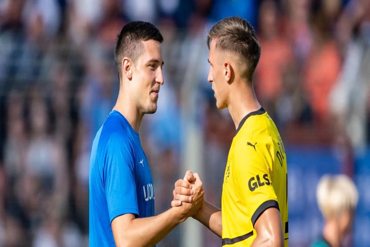 مباراة بوروسيا دورتموند وأوجسبورج