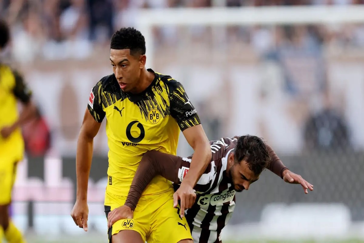 مباراة بوروسيا دورتموند وسانت باولي 