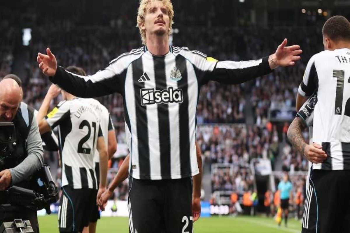 مباراة نيوكاسل يونايتد وبي إس في 